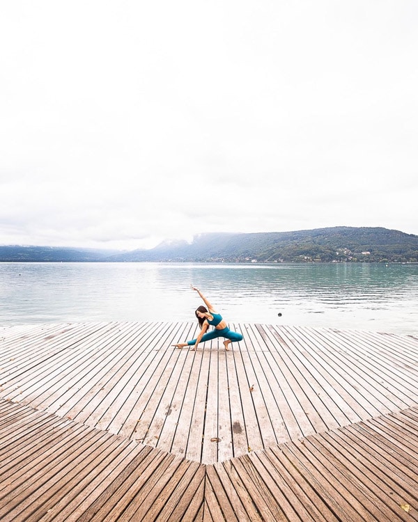 Yoga au bout du l'ac d'Annecy